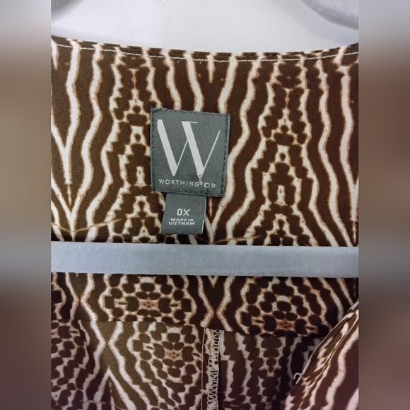 Worthington Brown and Cream Dolman Sleeve Blouse - Picture 4 of 6